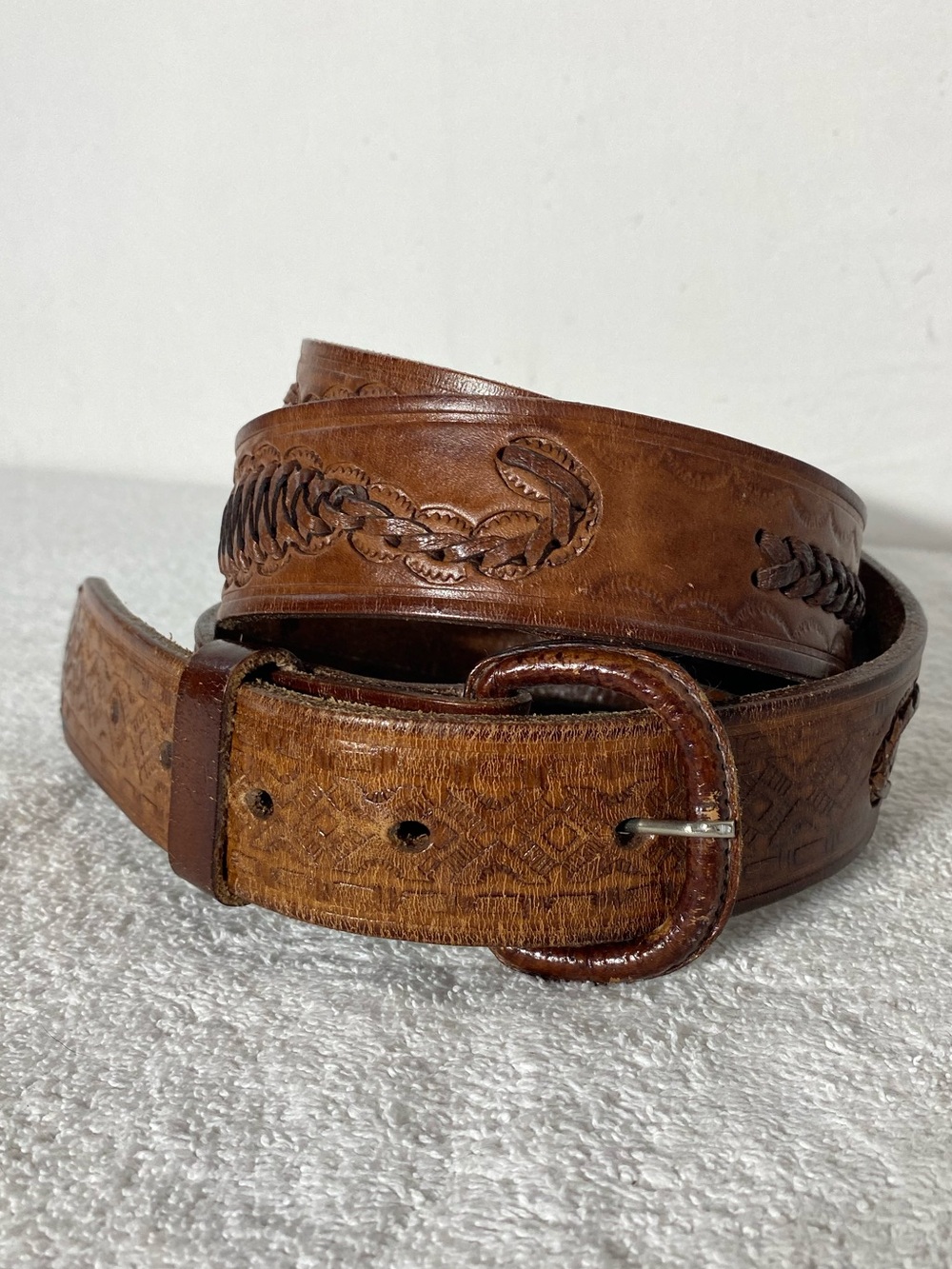 Vintage 1970s Western Brown Tooled Leather Belt Braided Scorpion Inlay Cowboy